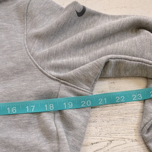 Nike Dri-Fit Cowl Neck Grey Athletic Sweatshirt with Pockets - Picture 4 of 5